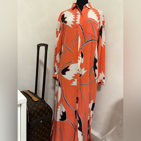Diane Von Furstenberg Dresses & Skirts - Dianne Von Furstenberg maxi dress vintage nice condition 🪽Adorable